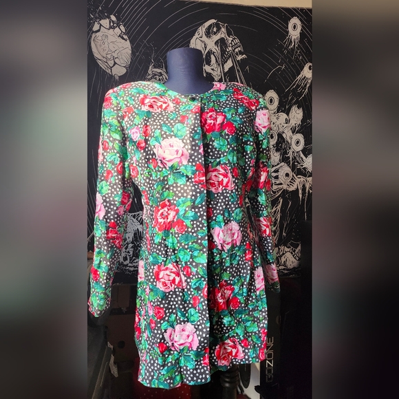 COPY - Oversized light floral button-up jacket - Picture 2 of 4